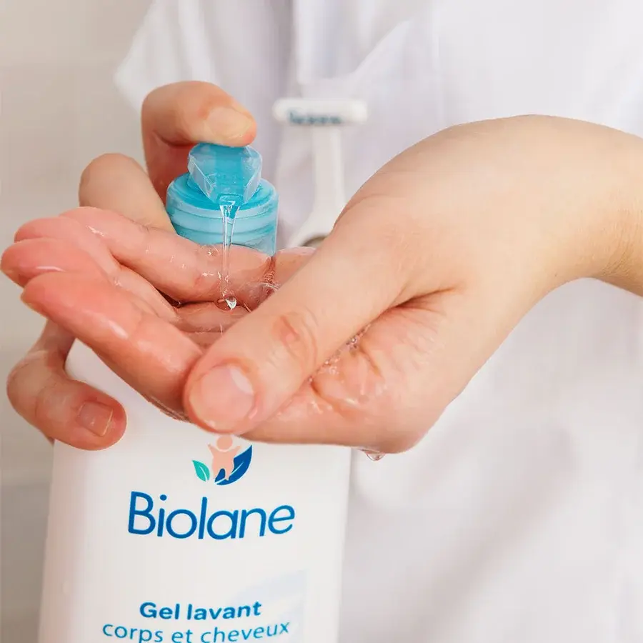 %97 Doğal İçerikli Sabunsuz Yenidoğan Saç ve Vücut Bebek ve Çocuk Şampuanı Pompalı (750ml)